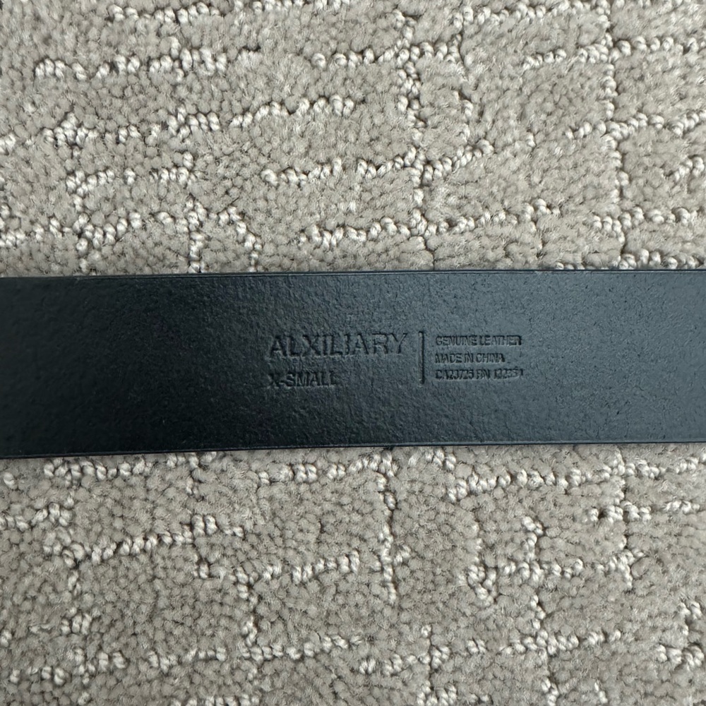 Snakeskin Black Belt with Gold Buckle - Picture 4 of 5